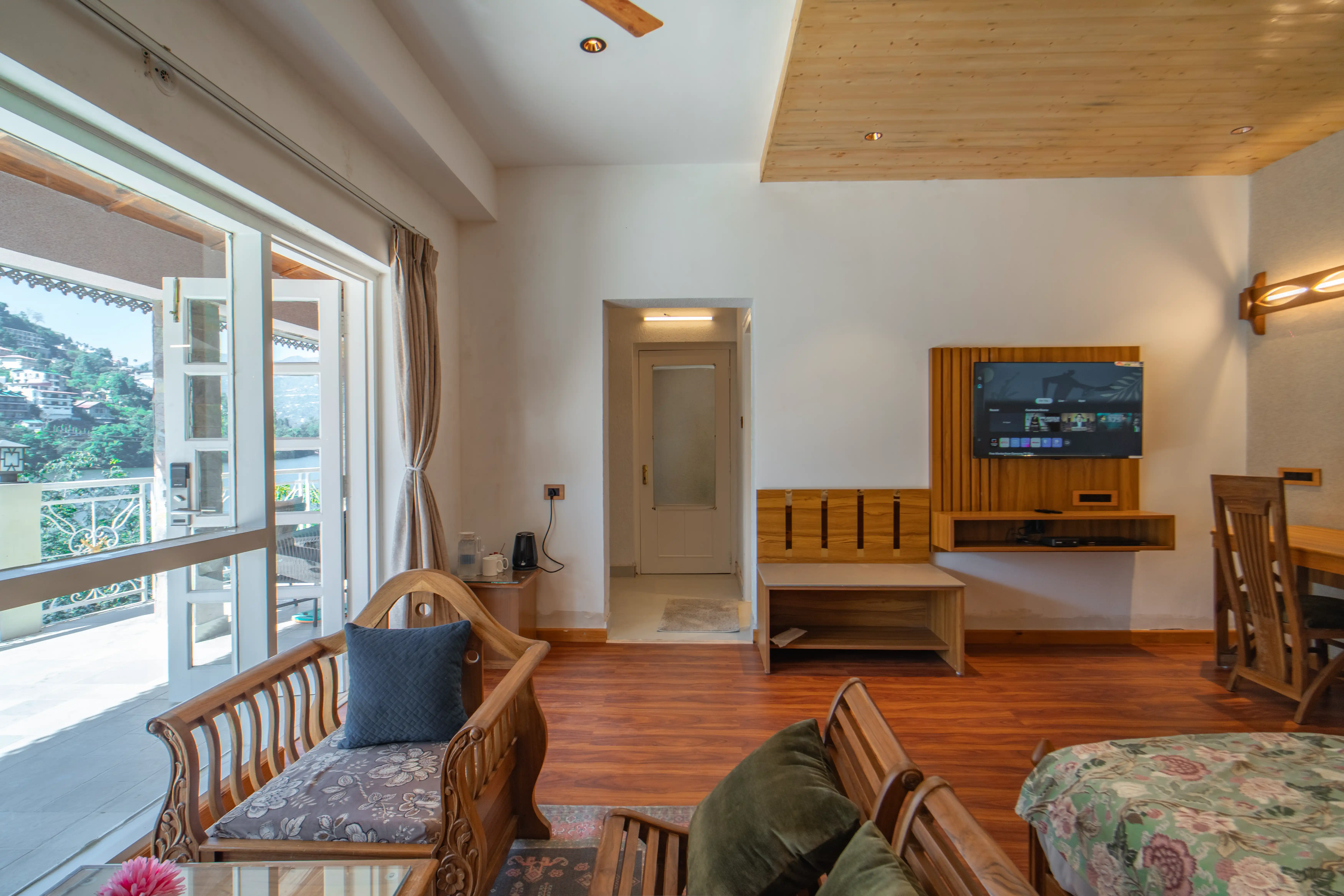 Lake View Premium Cottage on Ground Floor Neelesh Inn Bhimtal