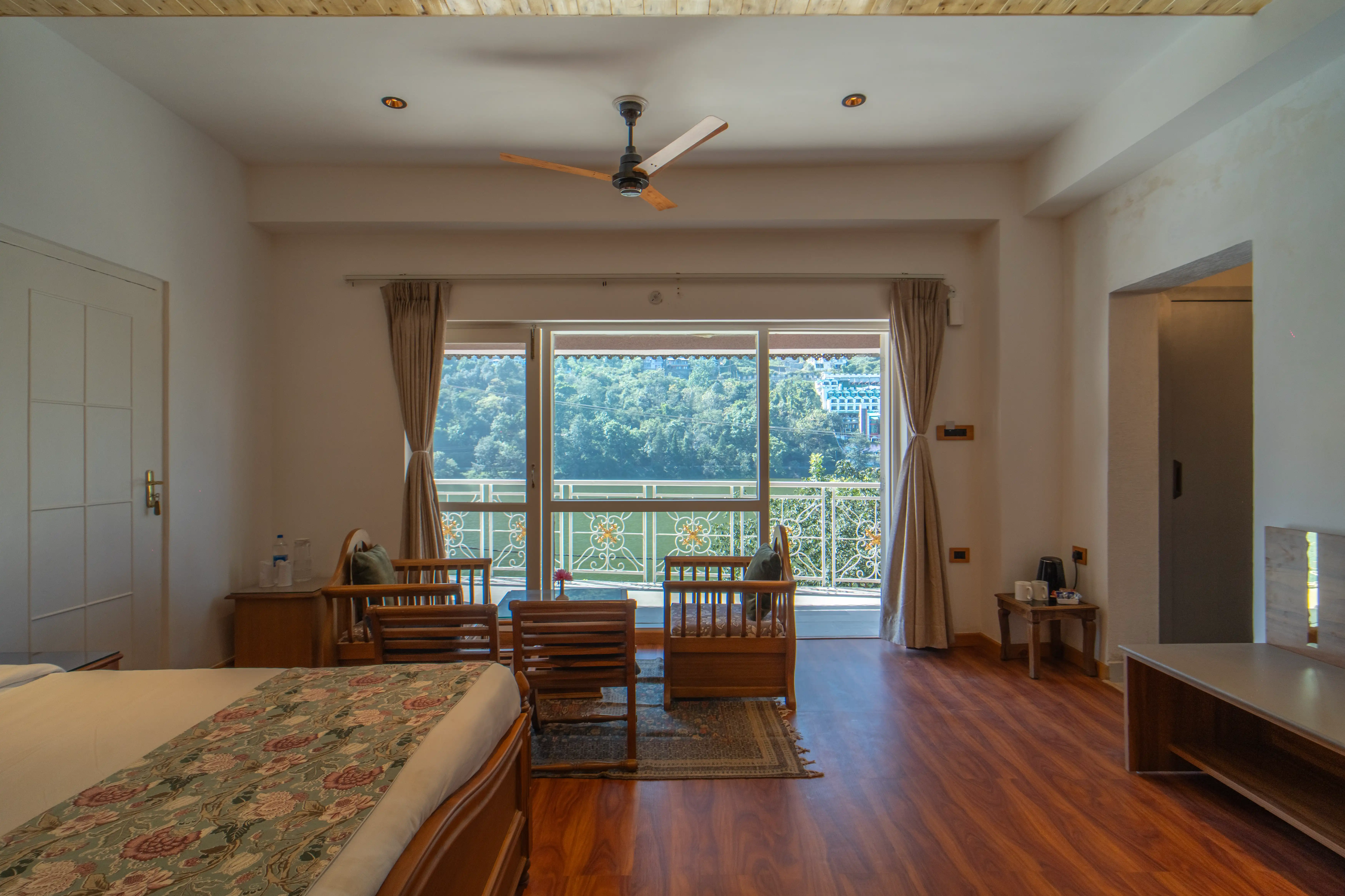 Lake View Premium Cottage on Ground Floor Neelesh Inn Bhimtal